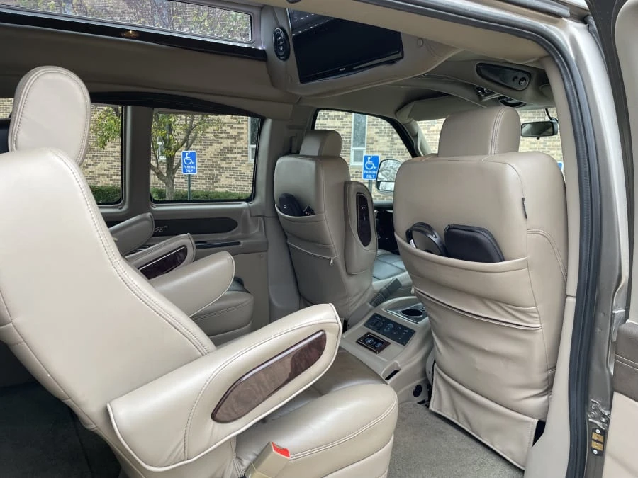2018 GMC Savana - Image 29 of 31