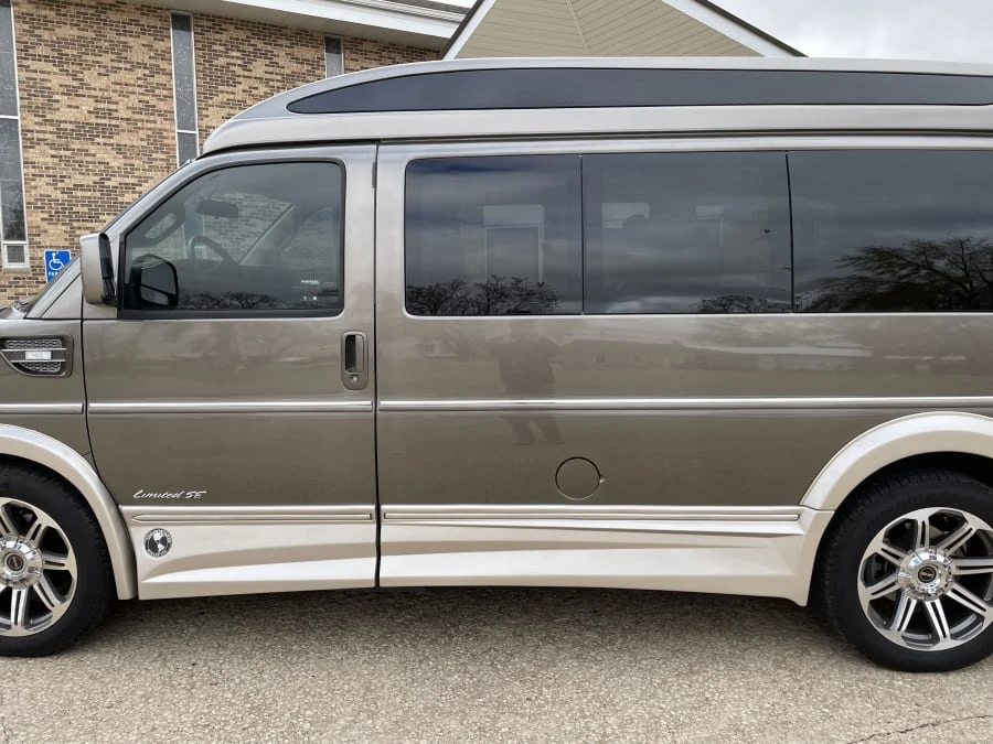 2018 GMC Savana - Image 18 of 31