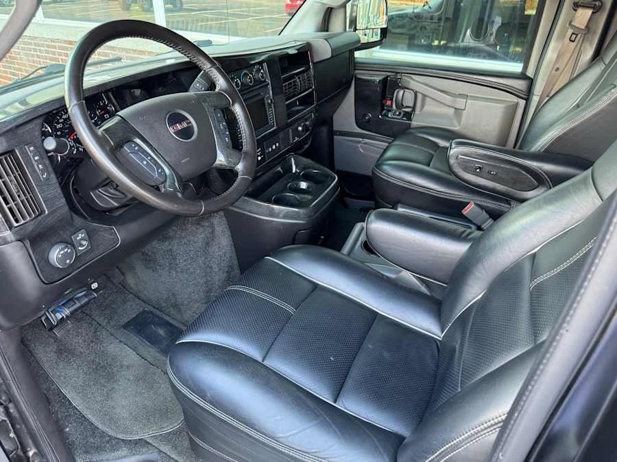 2018 GMC Savana - Image 6 of 15