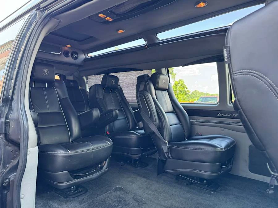 2018 GMC Savana - Image 12 of 15