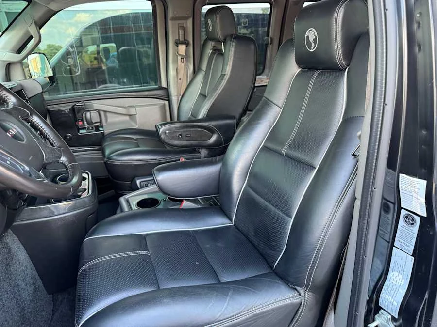 2018 GMC Savana - Image 14 of 15