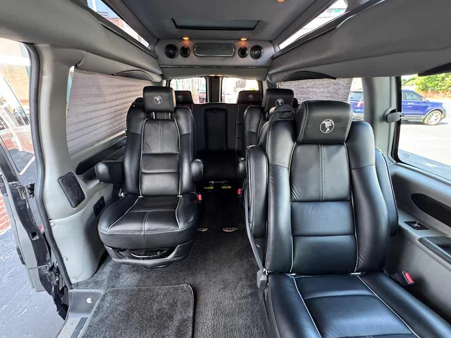 2018 GMC Savana - Image 9 of 15