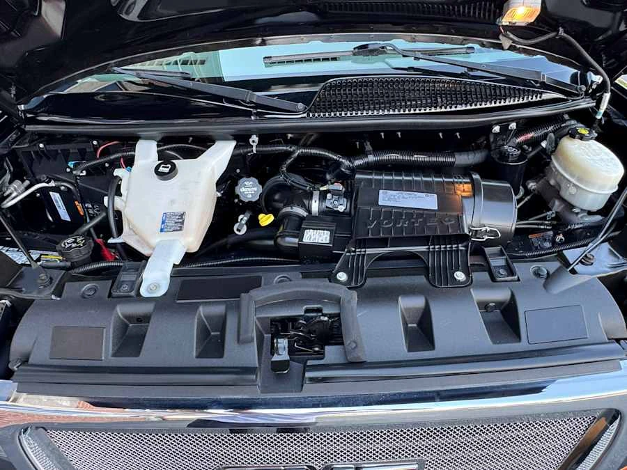 2018 GMC Savana - Image 15 of 15