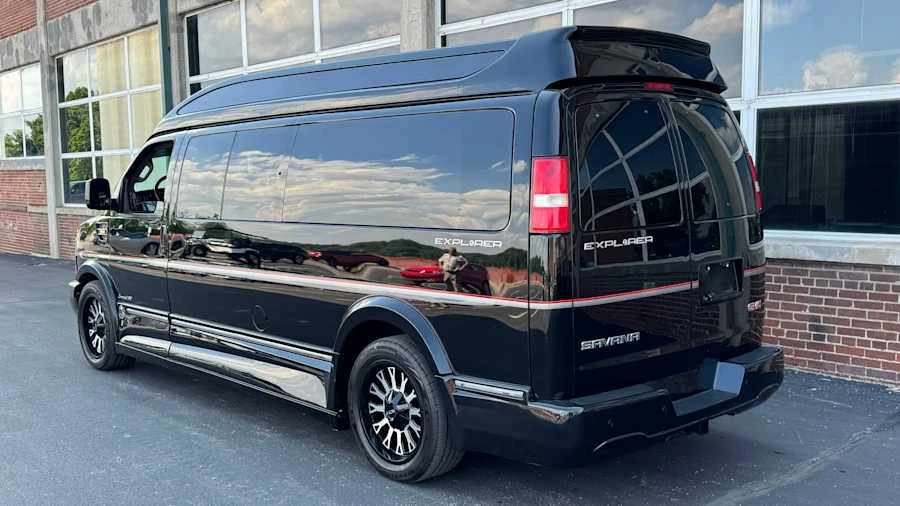 2018 GMC Savana - Image 3 of 15