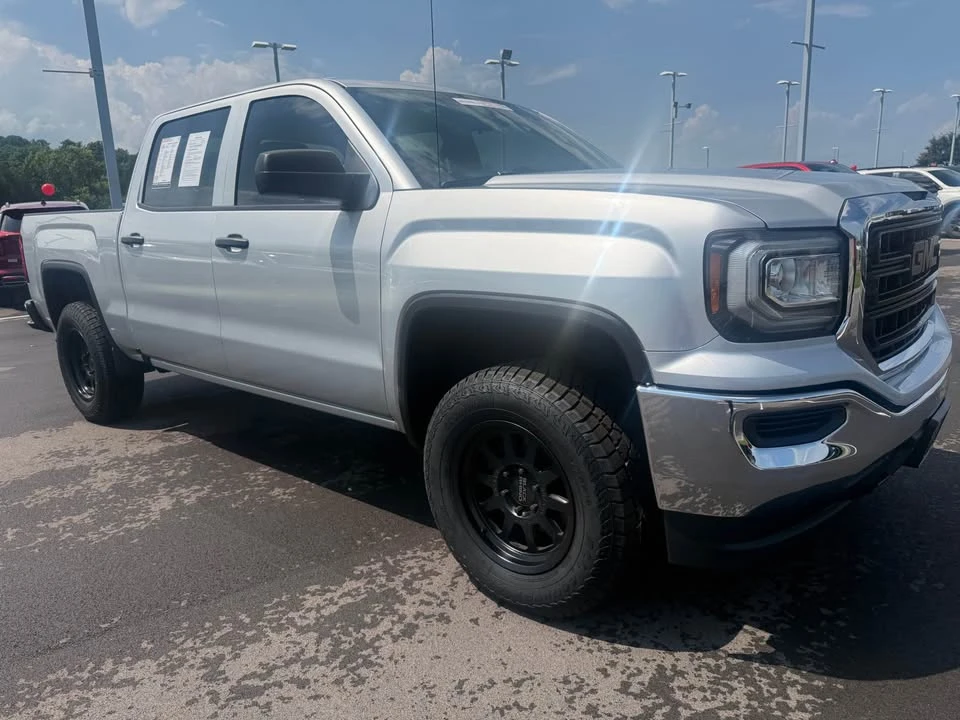 2018 GMC Sierra 4th Gen - Image 4 of 9