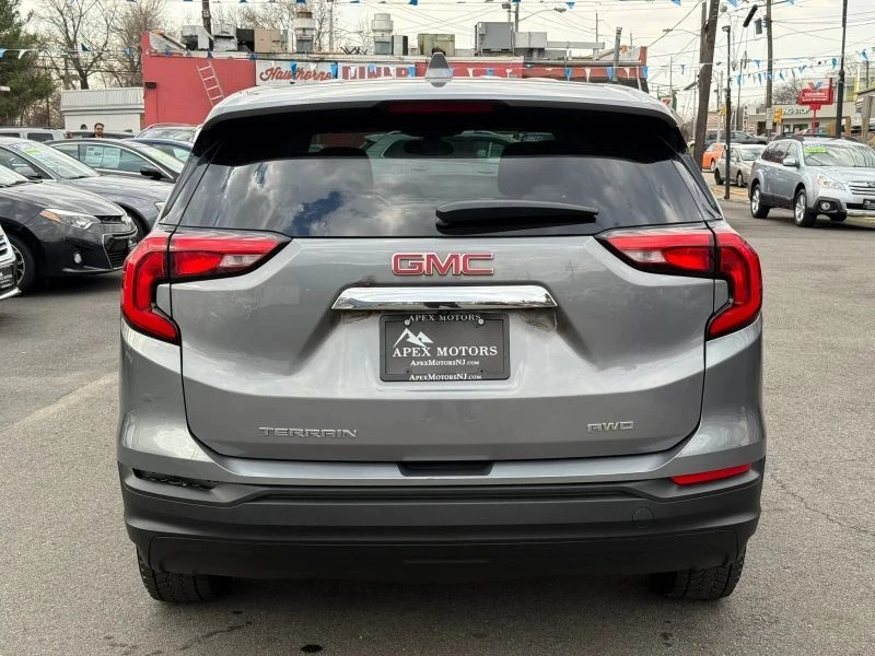 2018 GMC Terrain - Image 9 of 12