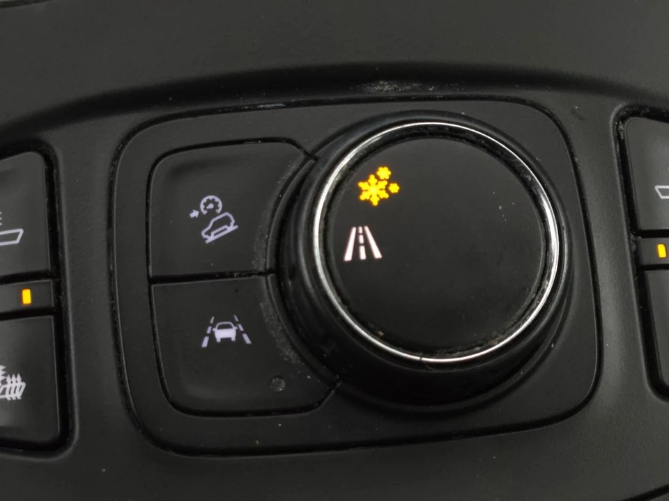 2018 GMC Terrain - Image 6 of 12