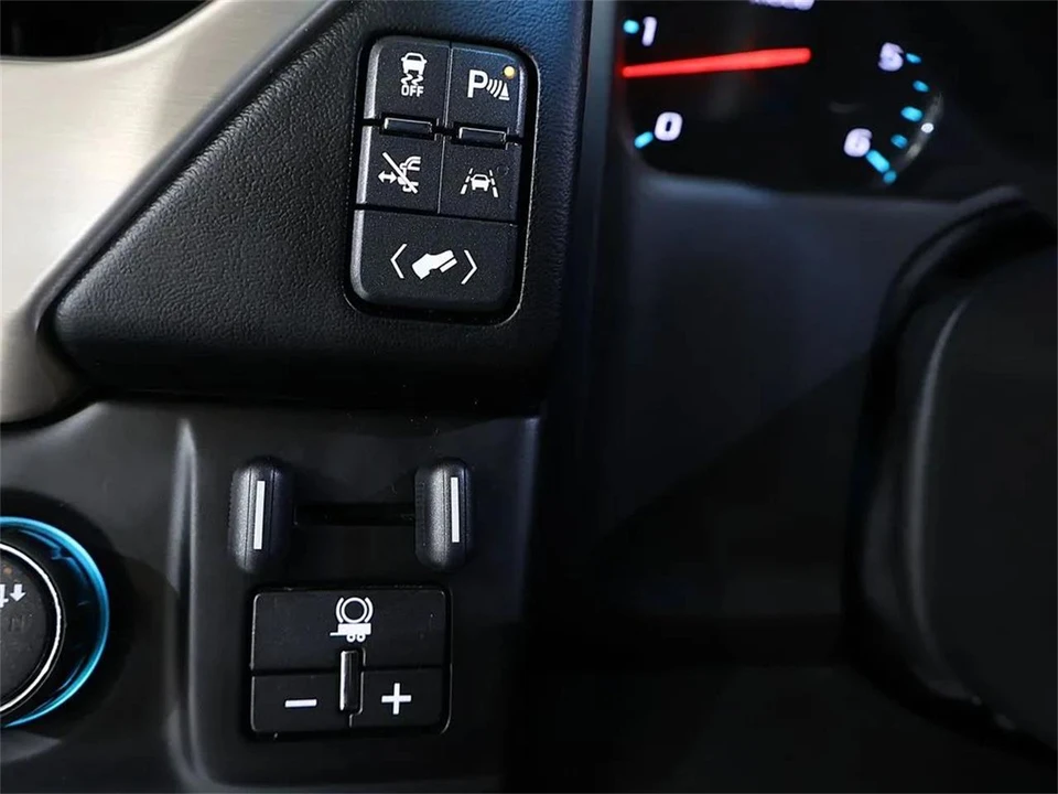 2018 GMC Yukon 4th Gen - Image 15 of 31