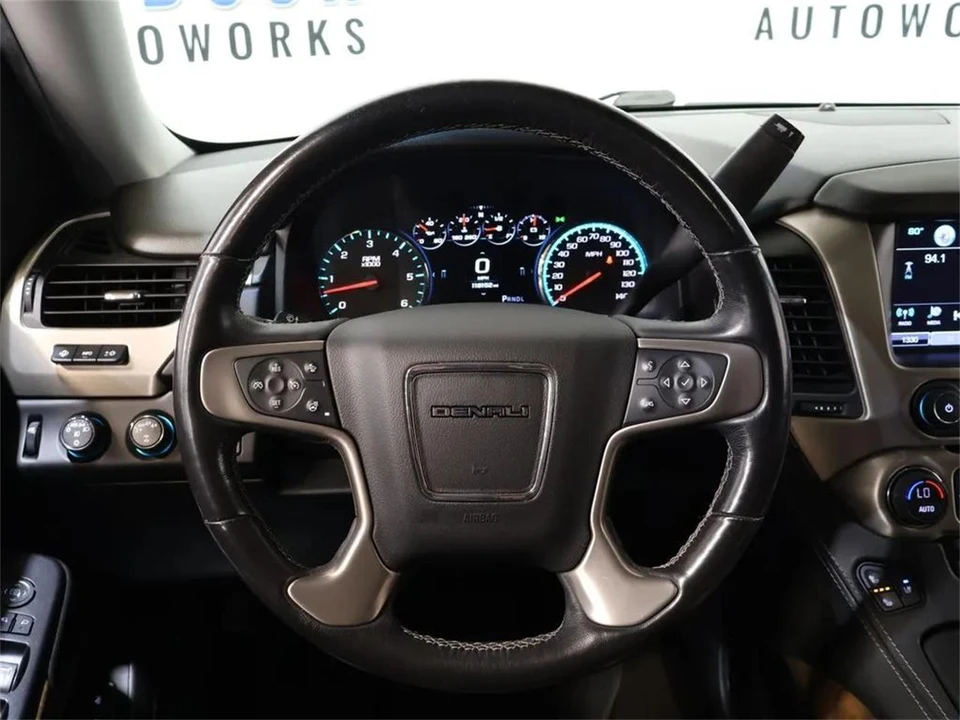 2018 GMC Yukon 4th Gen - Image 19 of 31