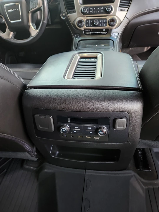 2018 GMC Yukon 5th Gen - Image 9 of 16