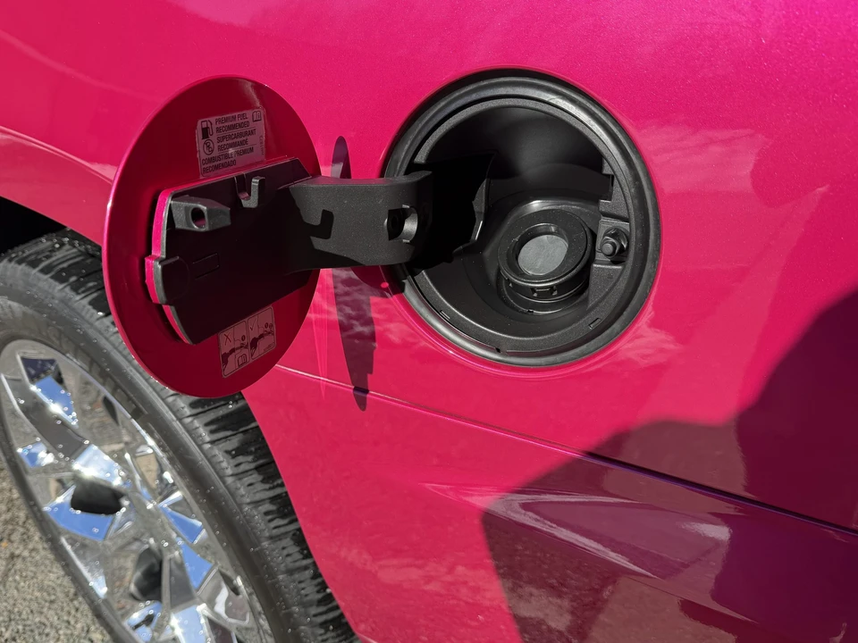 2018 GMC Yukon 4th Gen - Image 24 of 31