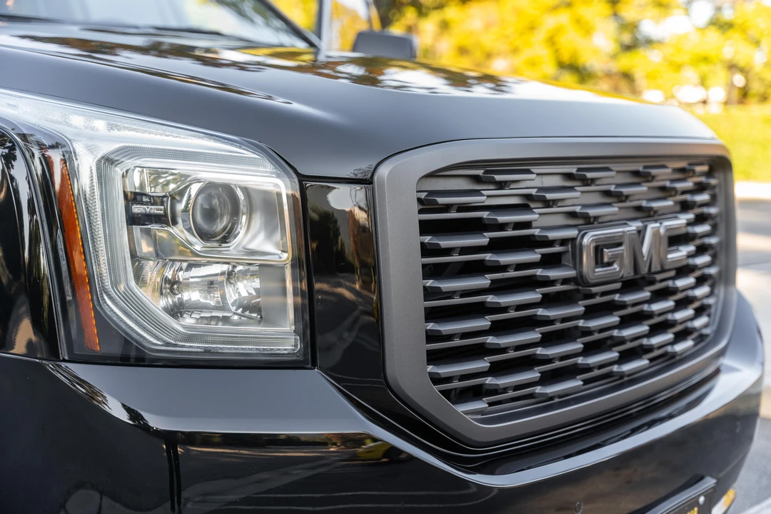 2018 GMC Yukon 4th Gen - Image 10 of 31