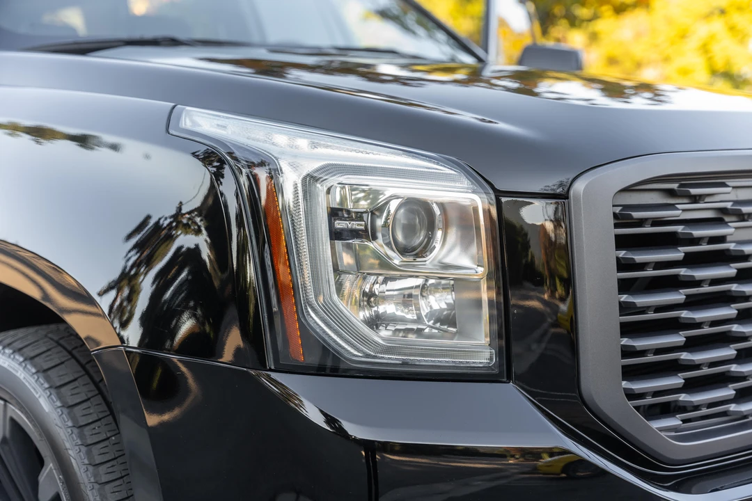 2018 GMC Yukon 4th Gen - Image 9 of 31