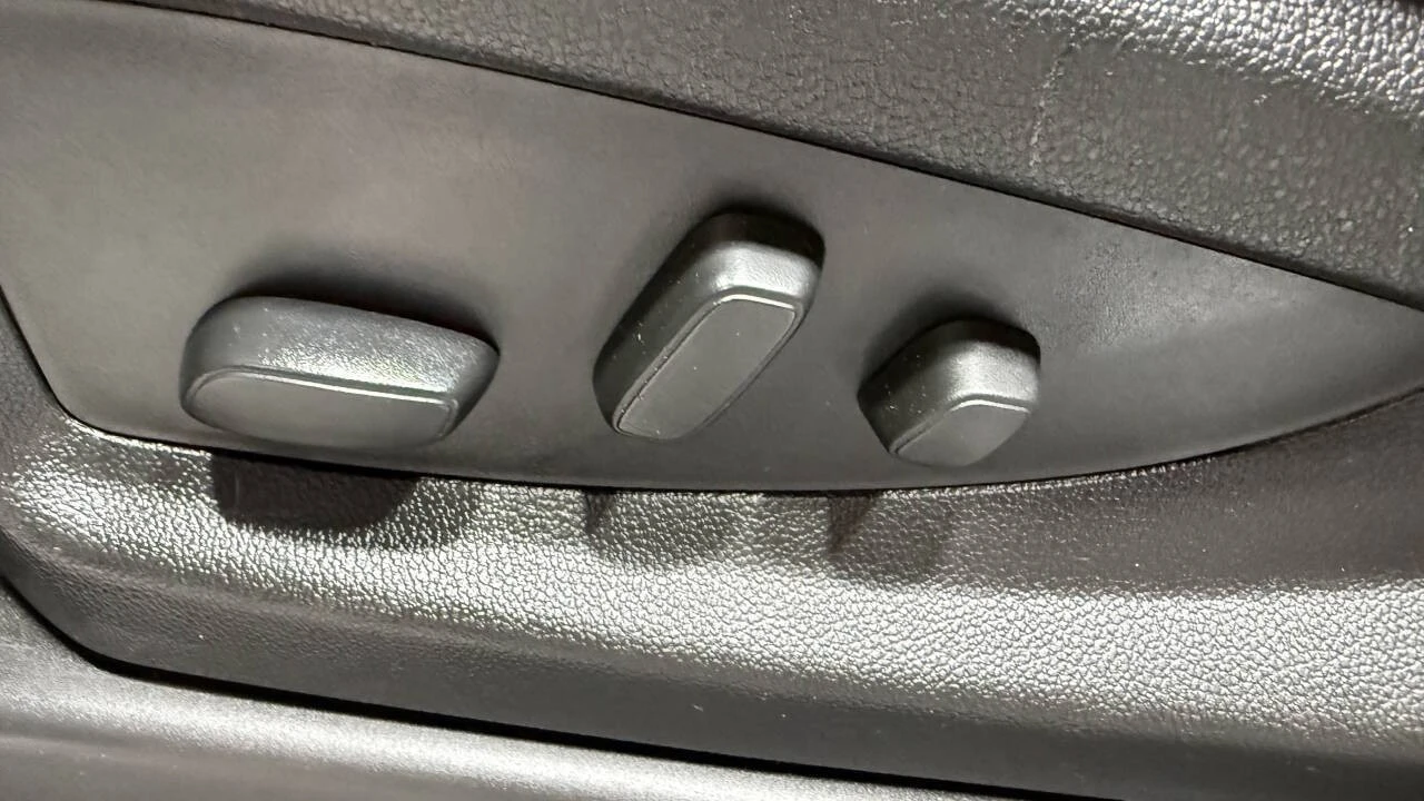 2018 GMC Yukon 4th Gen - Image 16 of 21