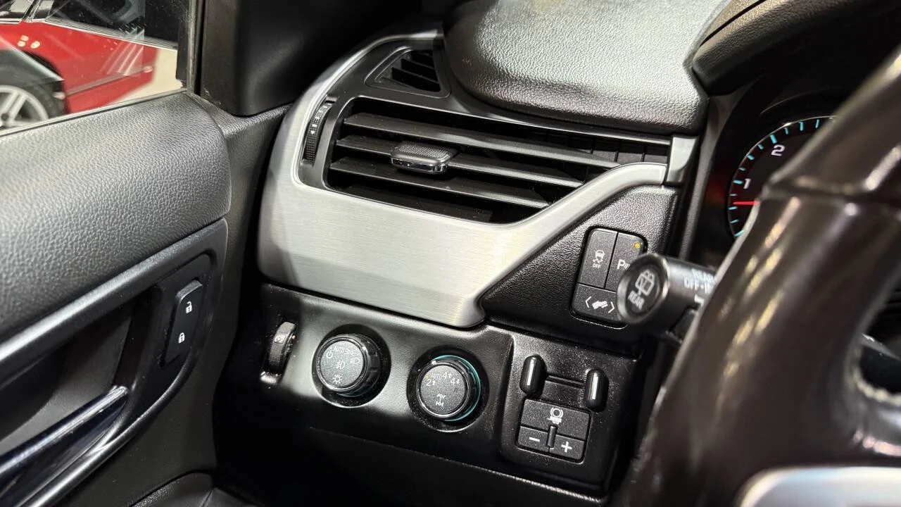 2018 GMC Yukon 4th Gen - Image 17 of 21