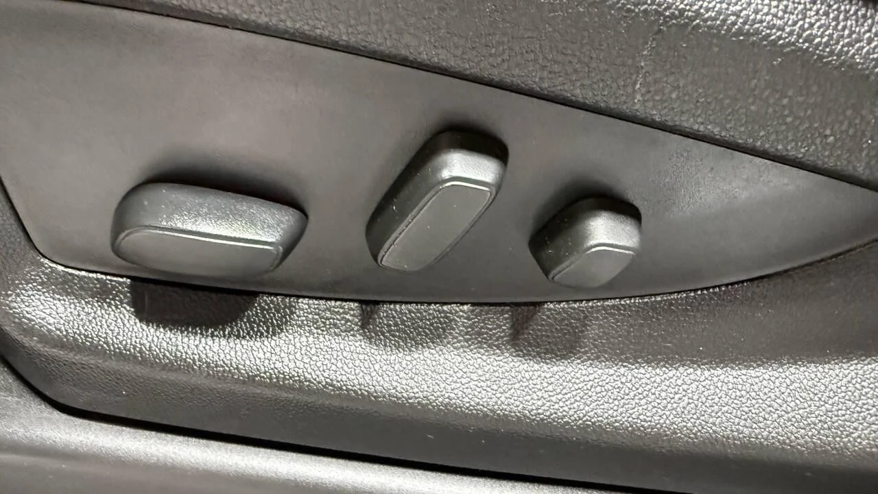 2018 GMC Yukon 4th Gen - Image 16 of 21