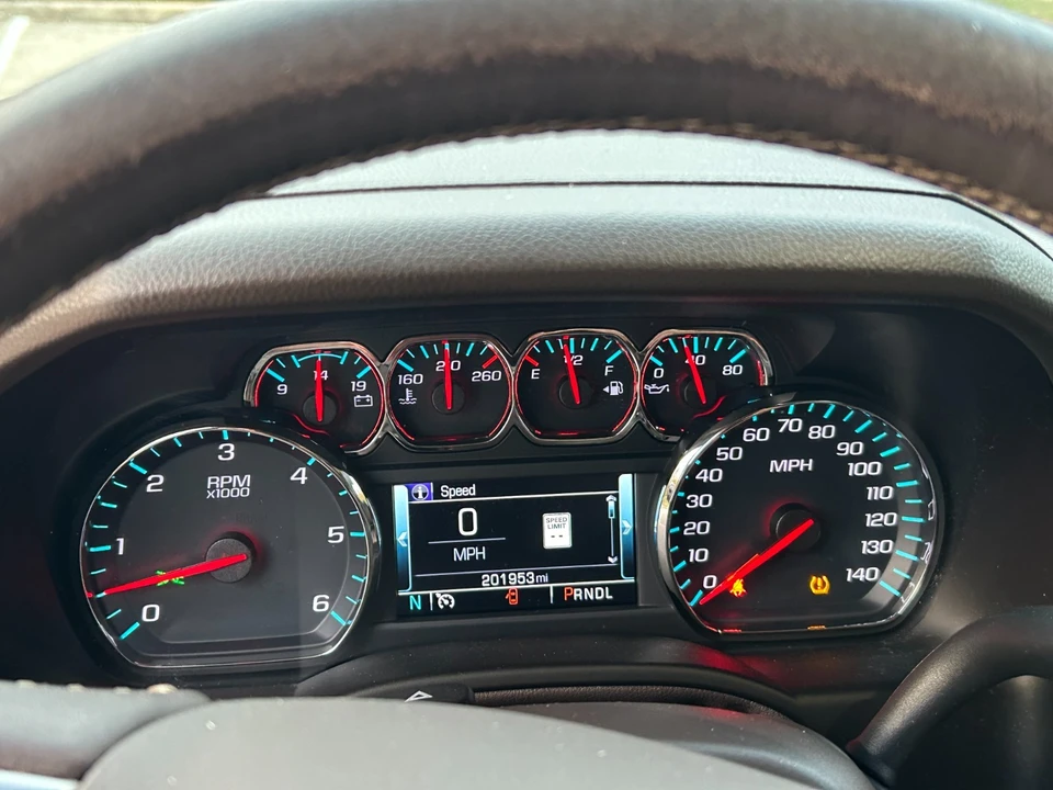2018 GMC Yukon 4th Gen - Image 15 of 17