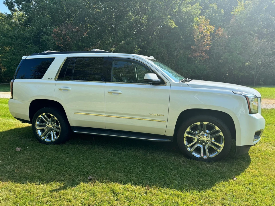 2018 GMC Yukon 4th Gen - Image 15 of 31