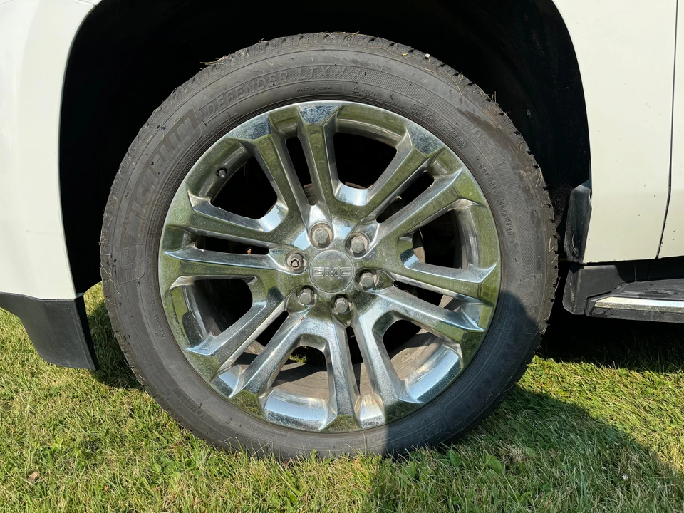 2018 GMC Yukon 4th Gen - Image 28 of 31