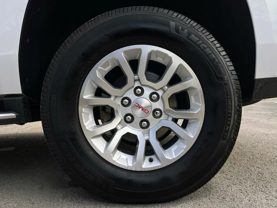 2018 GMC Yukon 4th Gen - Image 9 of 12