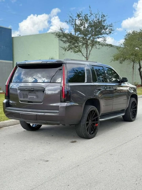 2018 GMC Yukon 5th Gen - Image 4 of 12