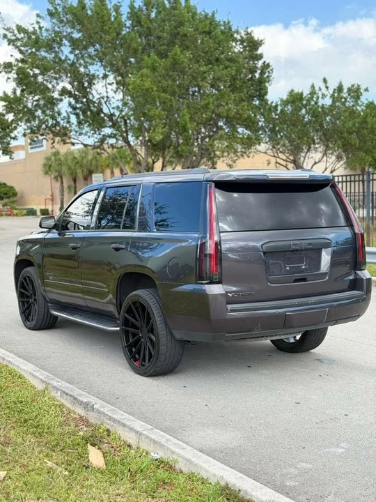 2018 GMC Yukon 5th Gen - Image 6 of 12