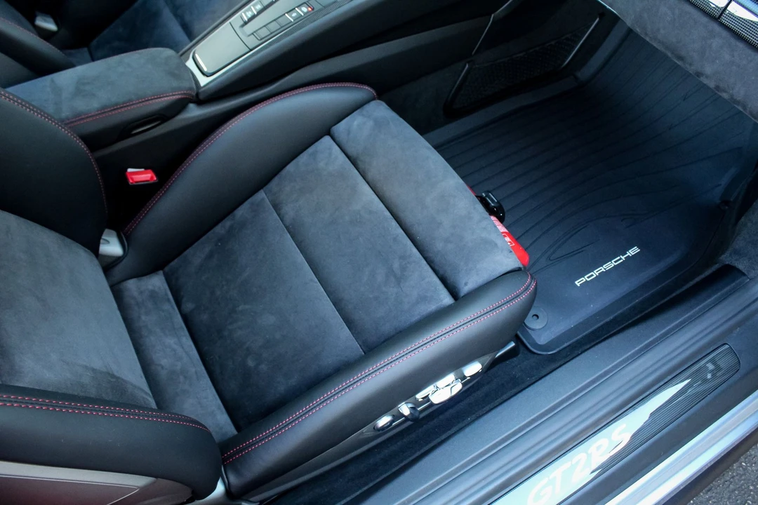 2018 Porsche 991 GT2 RS - Image 26 of 29