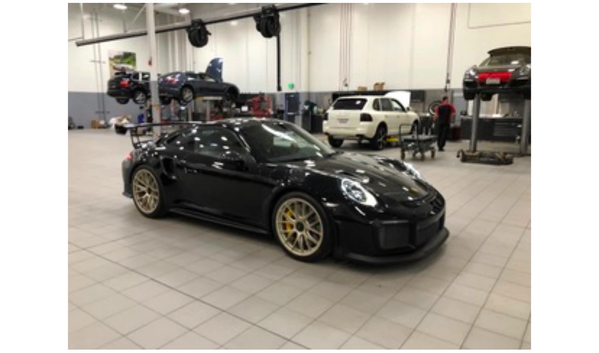2018 Porsche 991 GT2 RS - Image 4 of 17