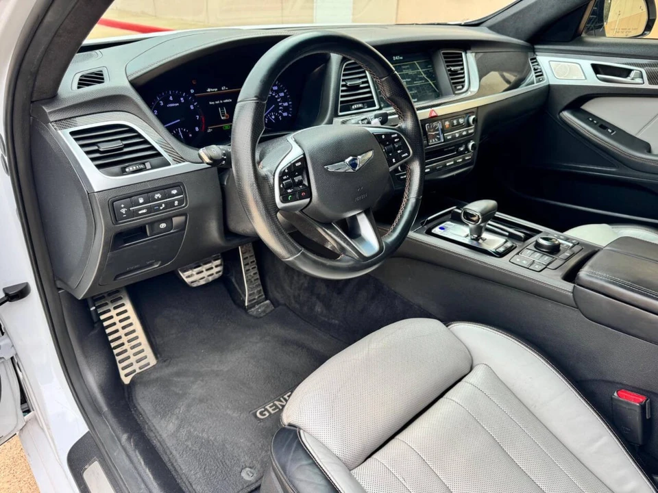 2018 Genesis G80 - Image 10 of 12
