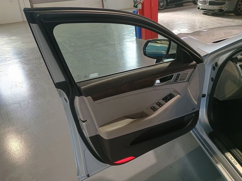 2018 Genesis G80 - Image 12 of 12