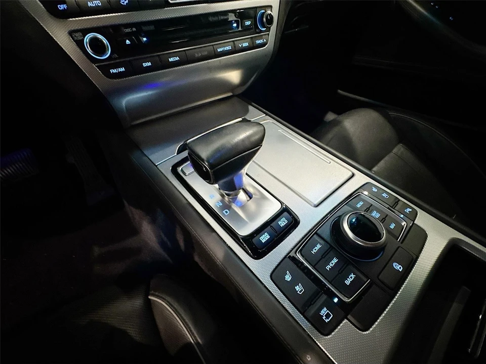 2018 Genesis G80 - Image 15 of 21