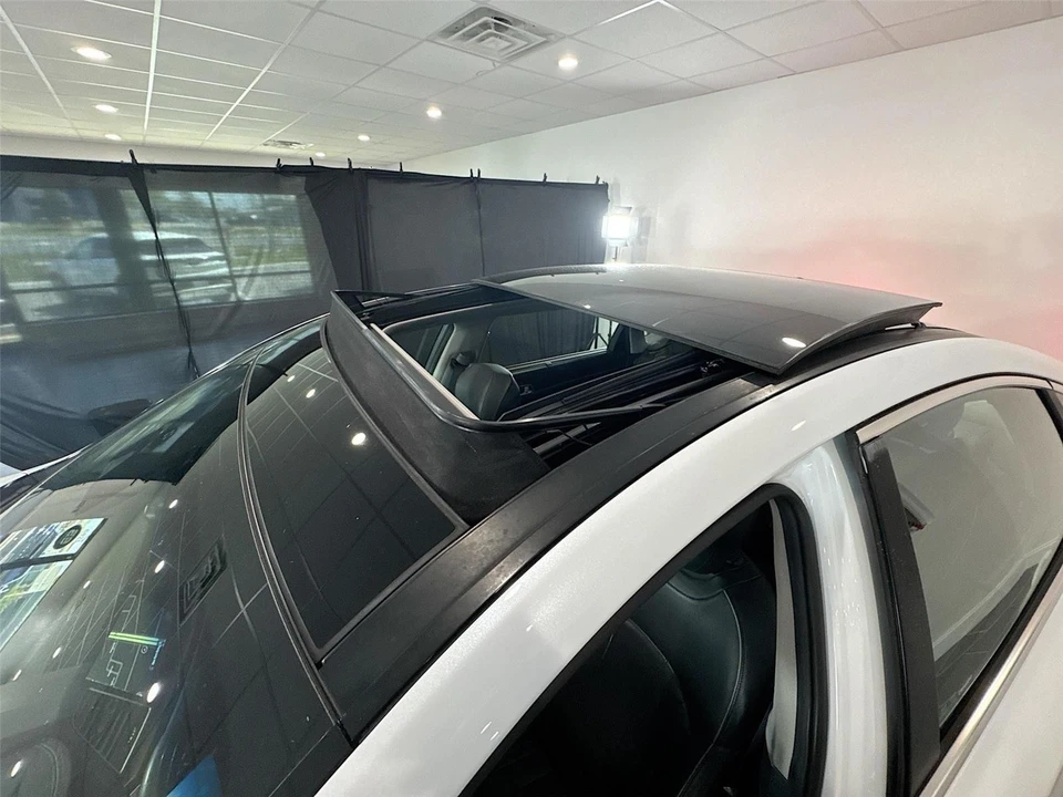 2018 Genesis G80 - Image 16 of 21