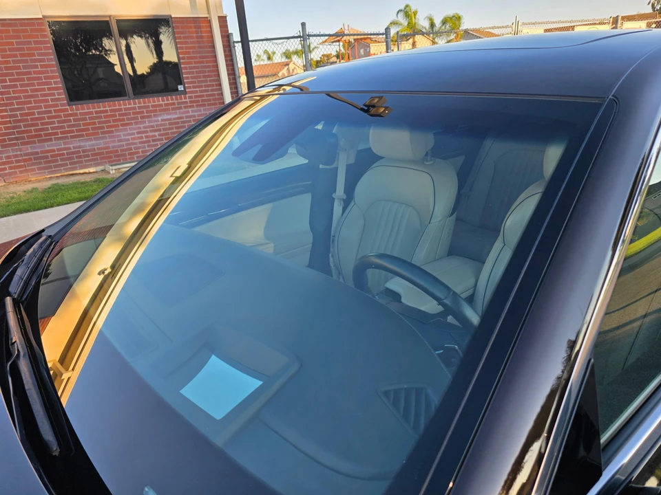 2018 Genesis G90 - Image 24 of 31