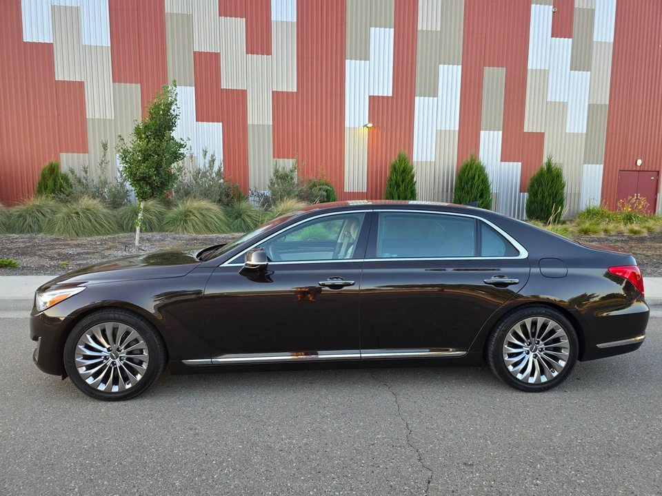 2018 Genesis G90 - Image 9 of 31