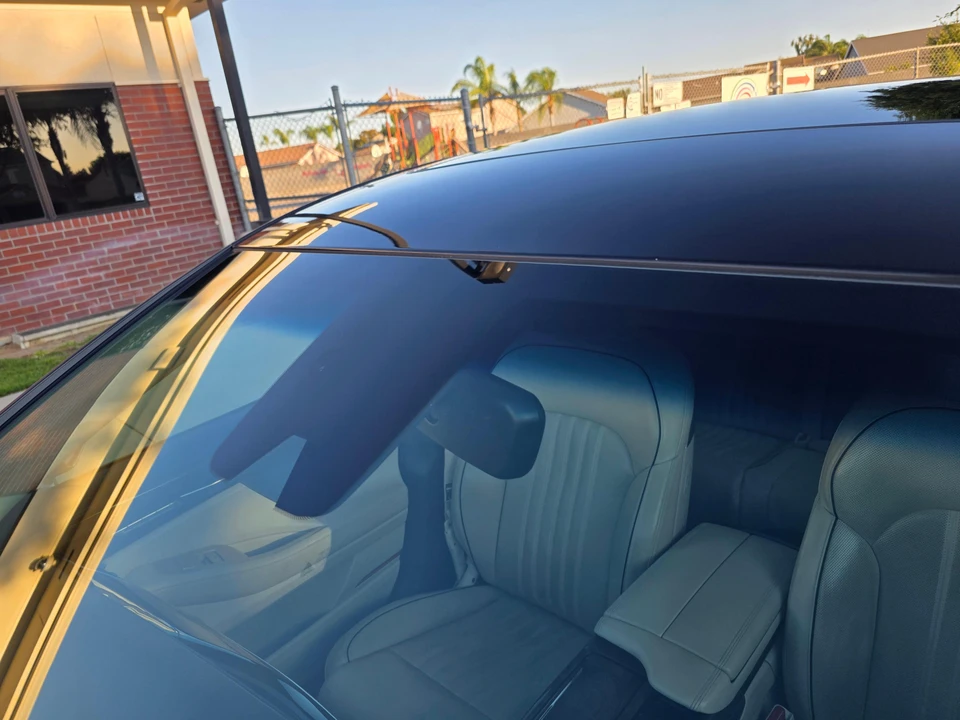 2018 Genesis G90 - Image 25 of 31