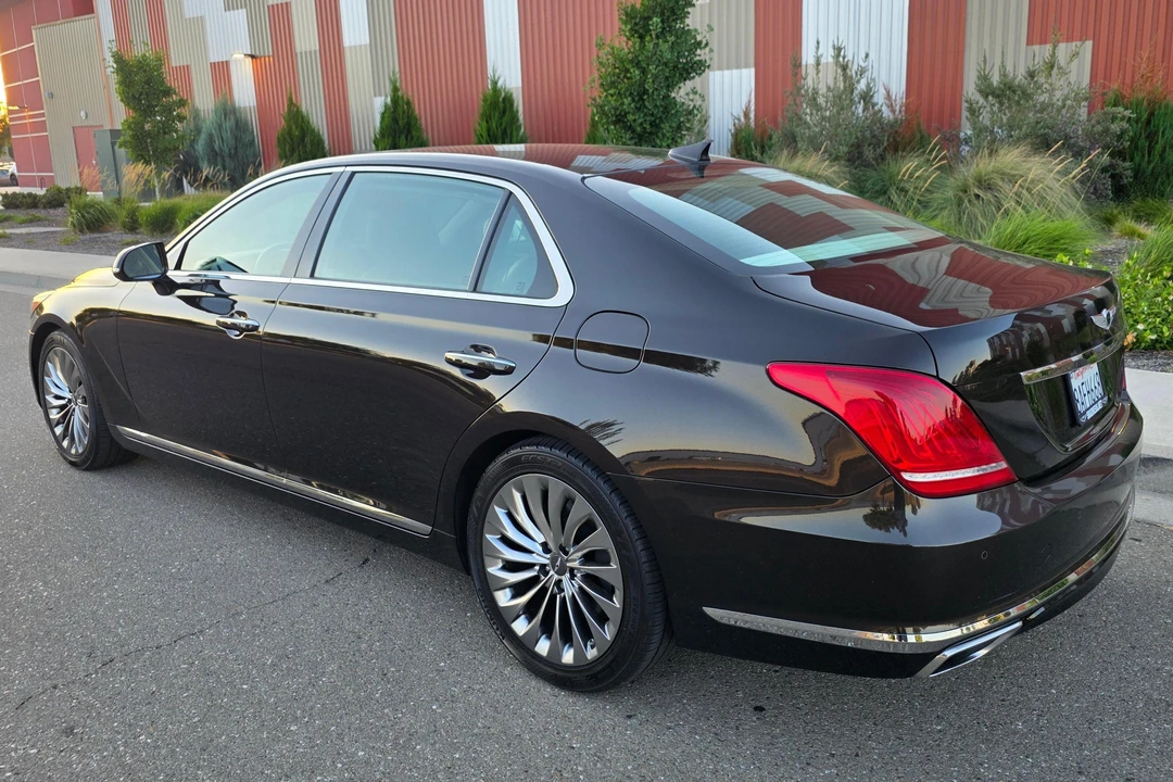2018 Genesis G90 - Image 4 of 31