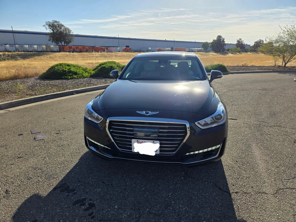 2018 Genesis G90 - Image 6 of 31