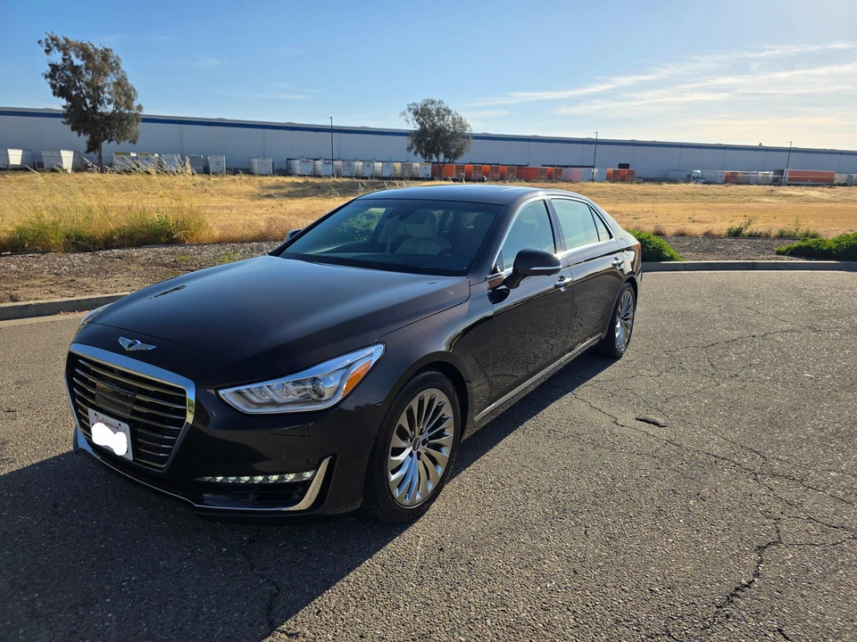 2018 Genesis G90 - Image 8 of 31