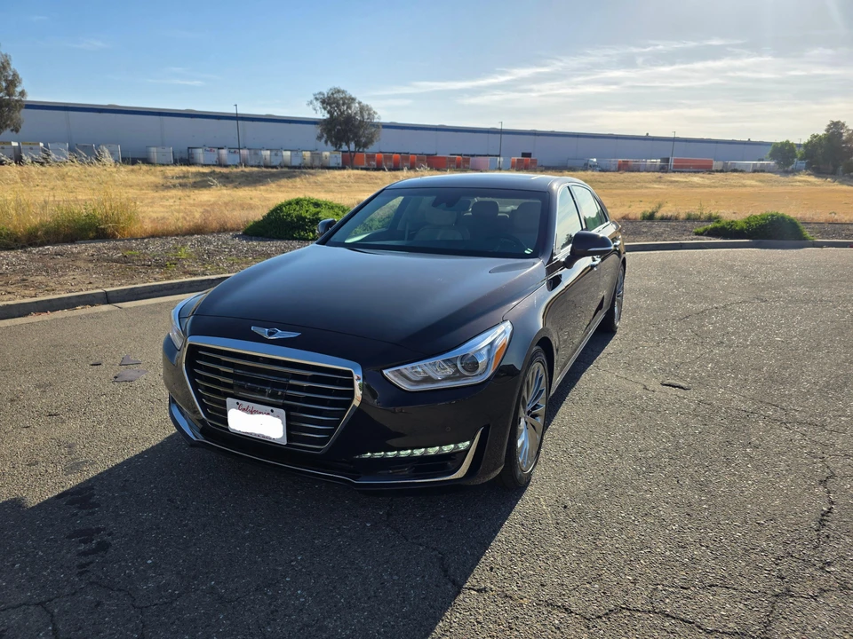 2018 Genesis G90 - Image 7 of 31