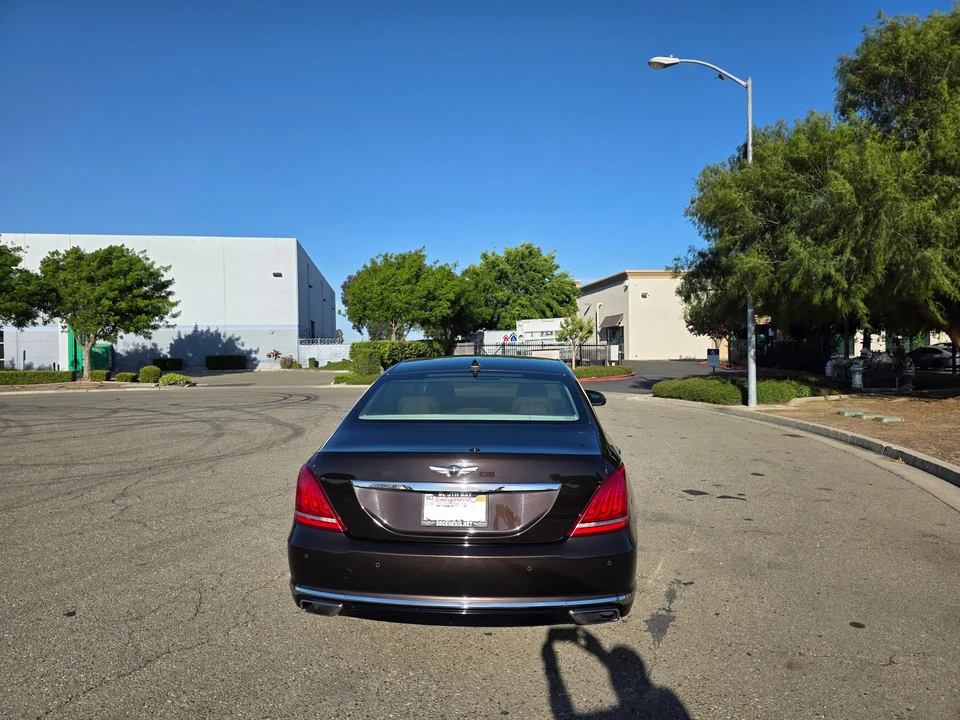 2018 Genesis G90 - Image 12 of 31
