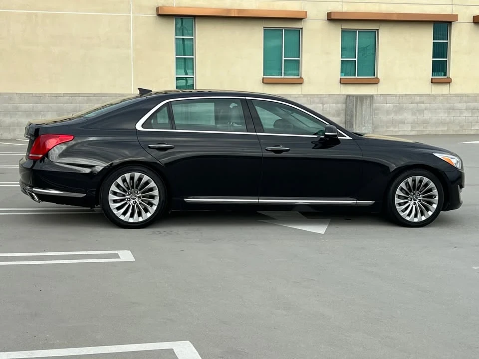 2018 Genesis G90 - Image 11 of 18