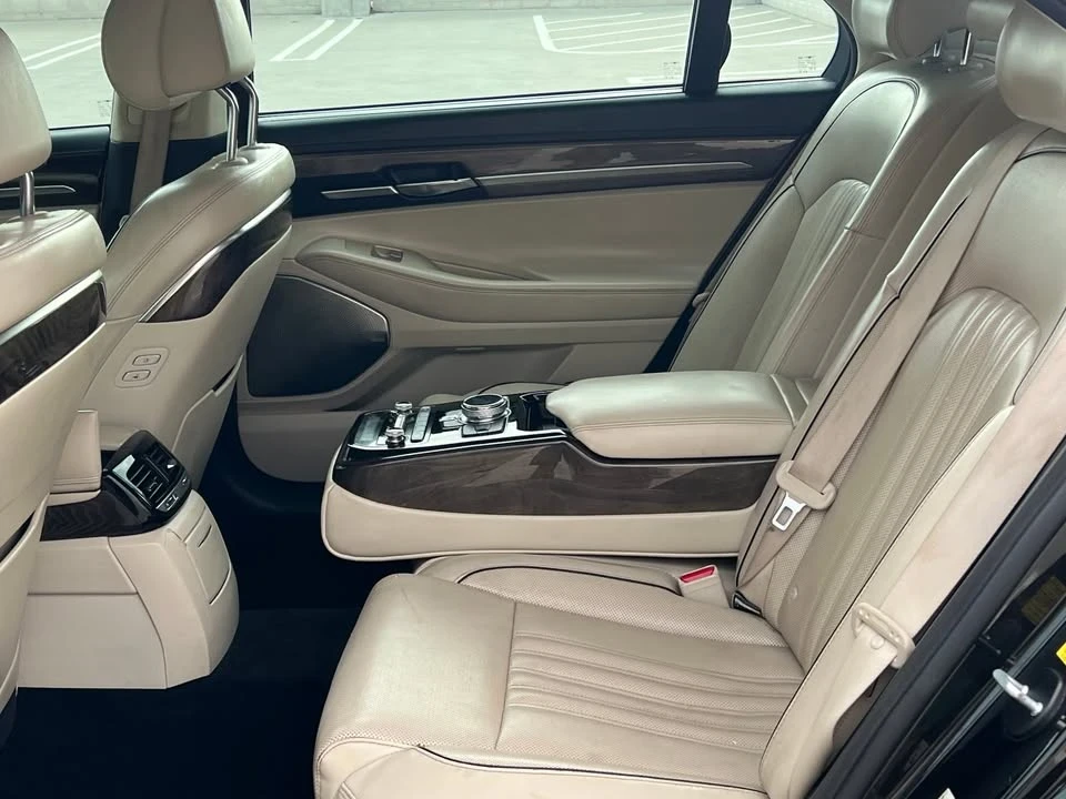 2018 Genesis G90 - Image 14 of 18