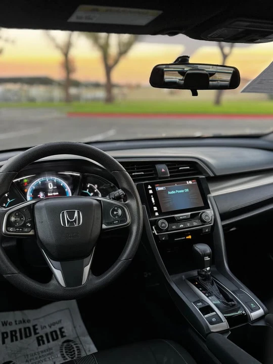 2018 Honda Civic 10th Gen - Image 3 of 7