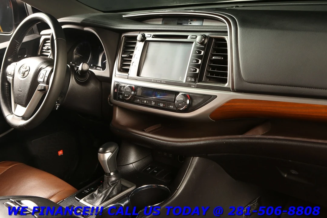 2018 Toyota Highlander - Image 19 of 21