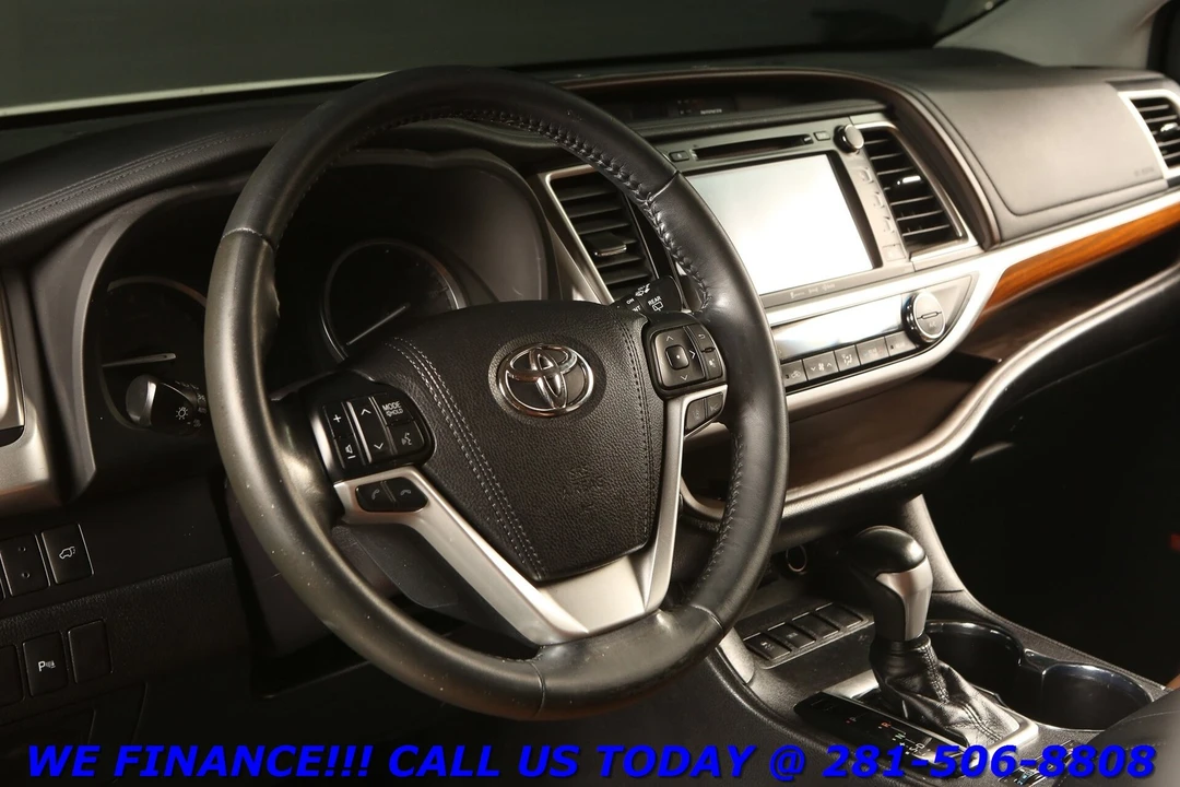2018 Toyota Highlander - Image 10 of 21