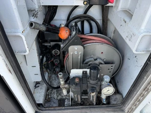 2018 Hino - Image 16 of 21