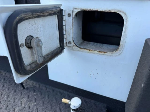 2018 Hino - Image 18 of 21