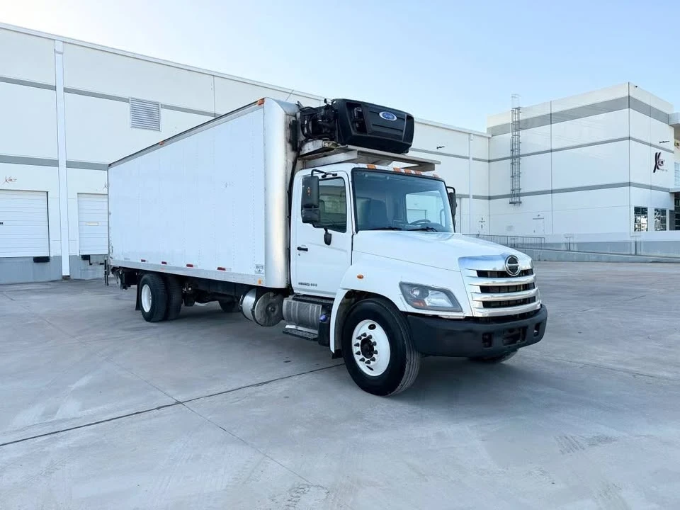 2018 Hino 268 - Image 5 of 5