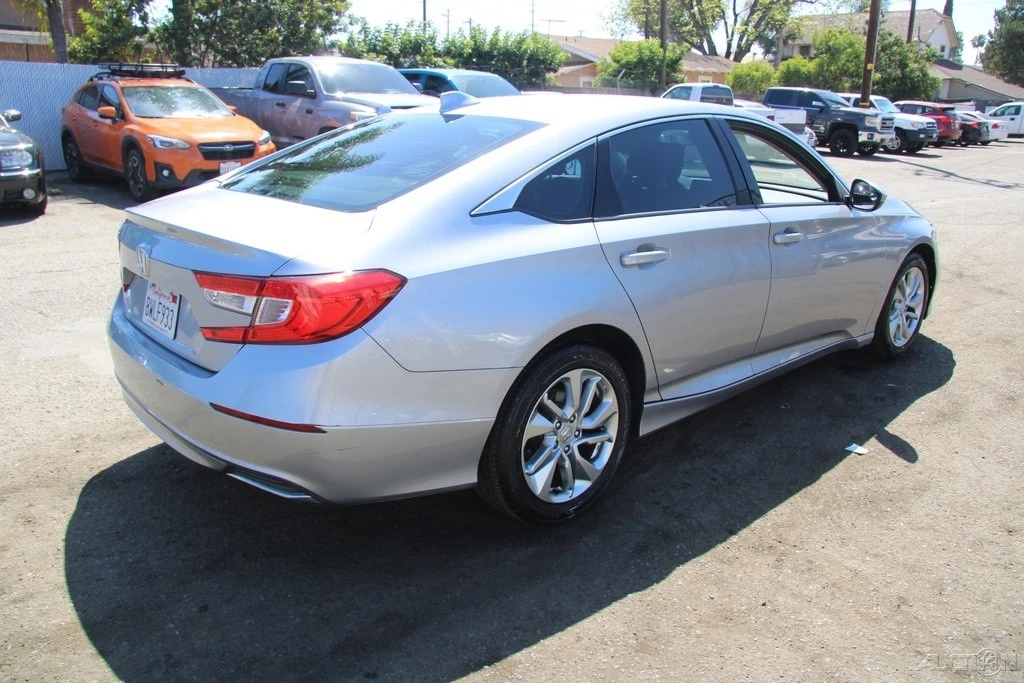 2018 Honda Accord 10th Gen - Image 9 of 21