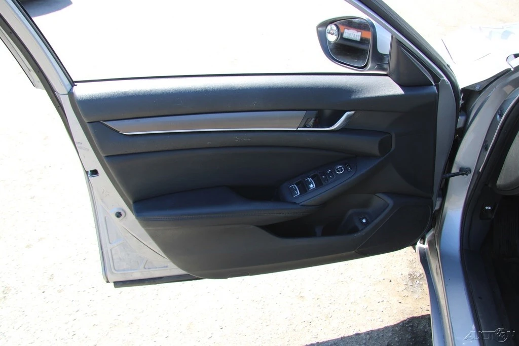 2018 Honda Accord 10th Gen - Image 14 of 21
